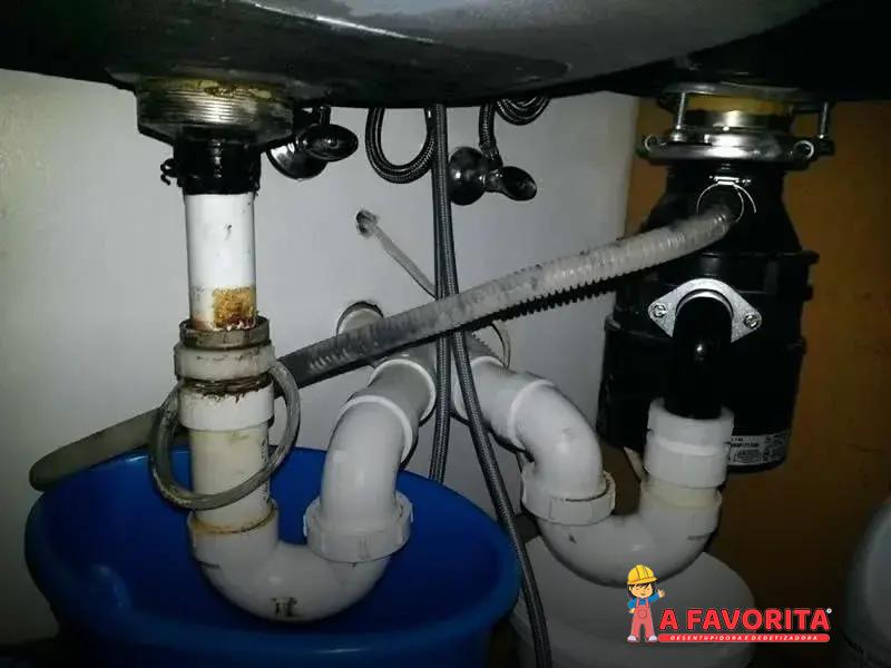 Serviços oferecidos por desentupidoras no bairro Santo Antônio
